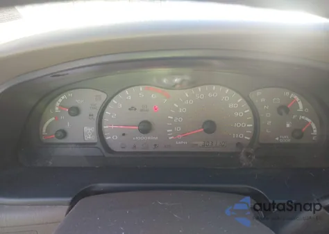 2002 Toyota Sequoia Sr5 V8 z USA, uszkodzony, nr VIN 5TDBT44A12S135742